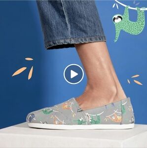 Toms Slip On Sloth Flats 6.5 Women's